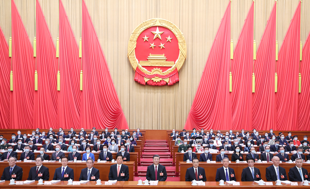 十四届全国人大一次会议在京开幕 习近平...