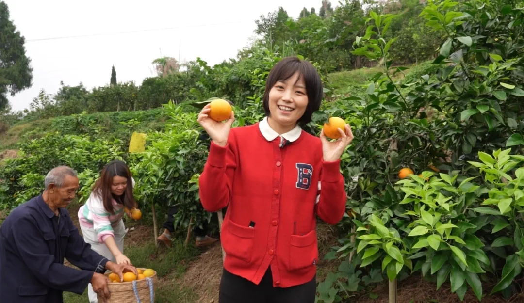 李微微1.png