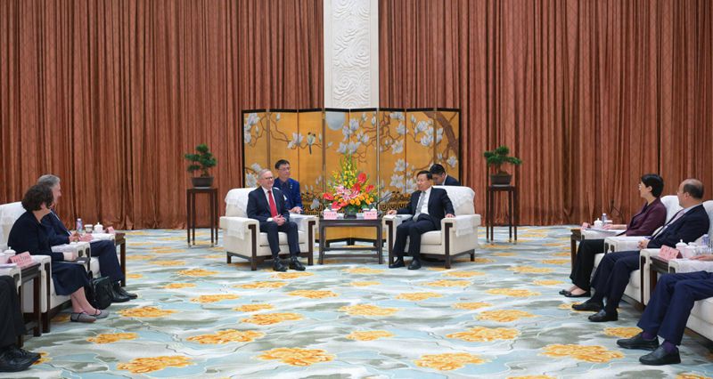 王晓晖施小琳会见澳大利亚总理阿尔巴尼斯...