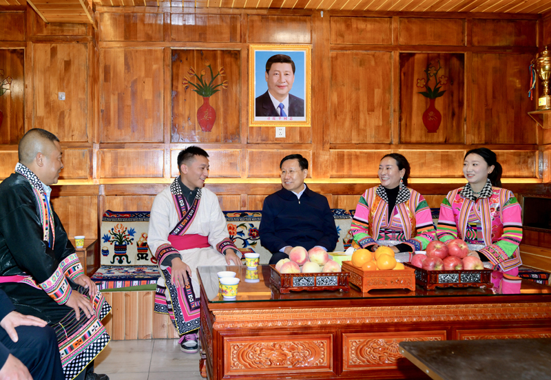 1029-3.jpg 1029-3.jpg