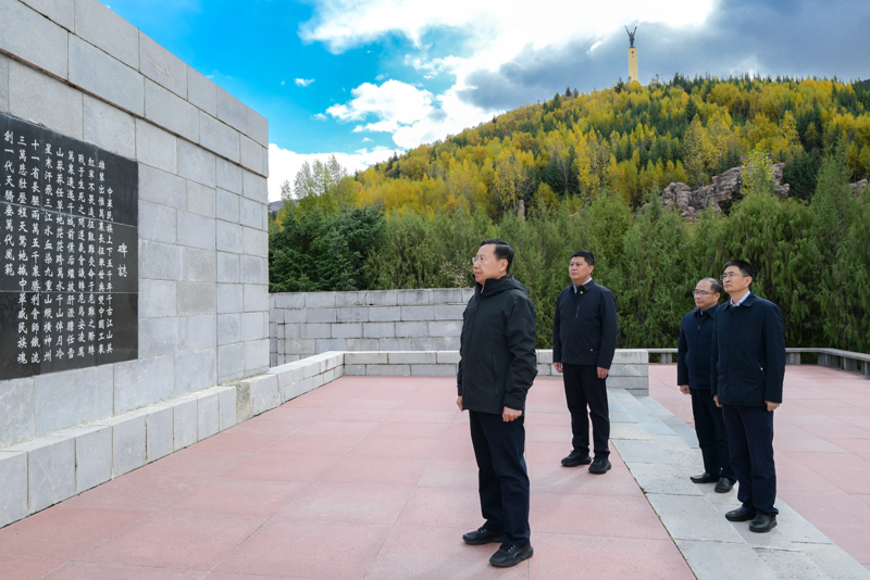 1029-4.jpg 1029-4.jpg